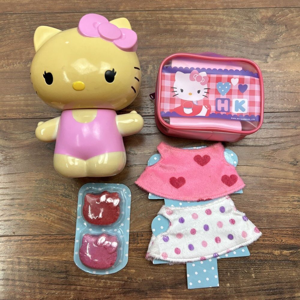 2011 Hello‎ Kitty Bubble Bath Decanter Figure 2 Outfits Storage Bag Fizzies **